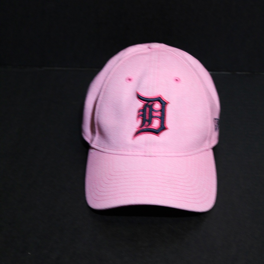 Pink MLB Detroit Tigers New Era OS Hat